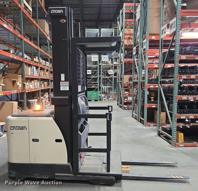 image for item DY1236 2016 Crown SP3520-30 order picker