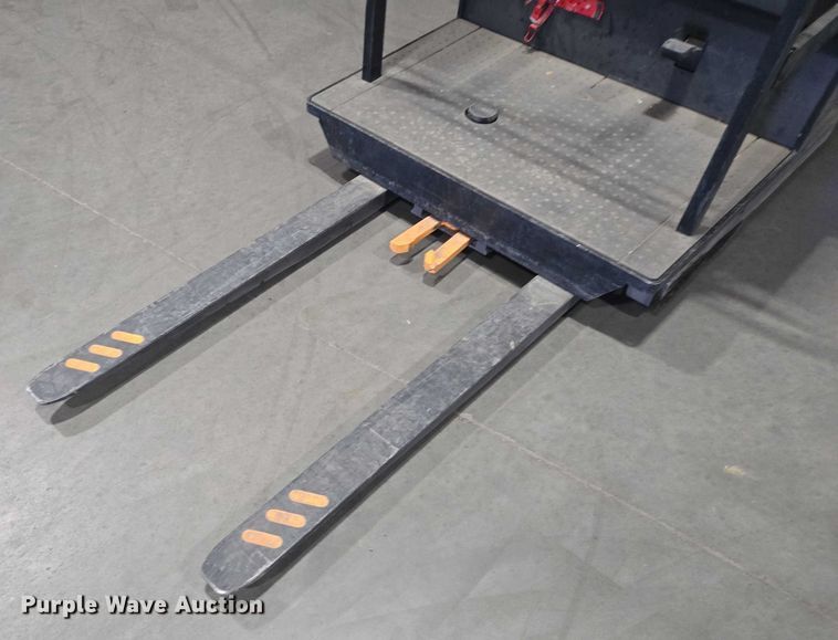 image for item DY1236 2016 Crown SP3520-30 order picker