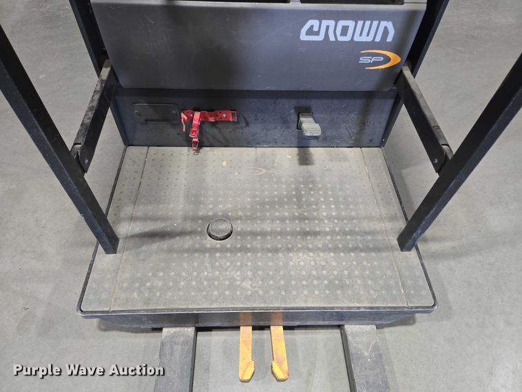 image for item DY1236 2016 Crown SP3520-30 order picker