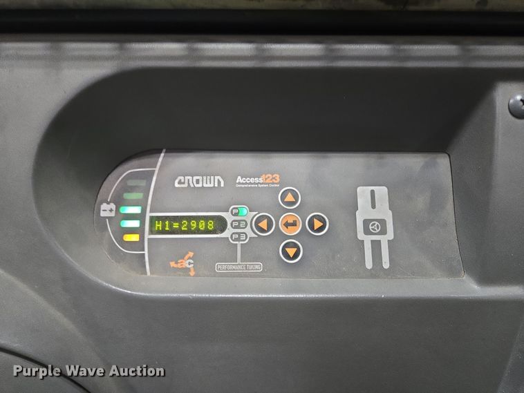 image for item DY1236 2016 Crown SP3520-30 order picker