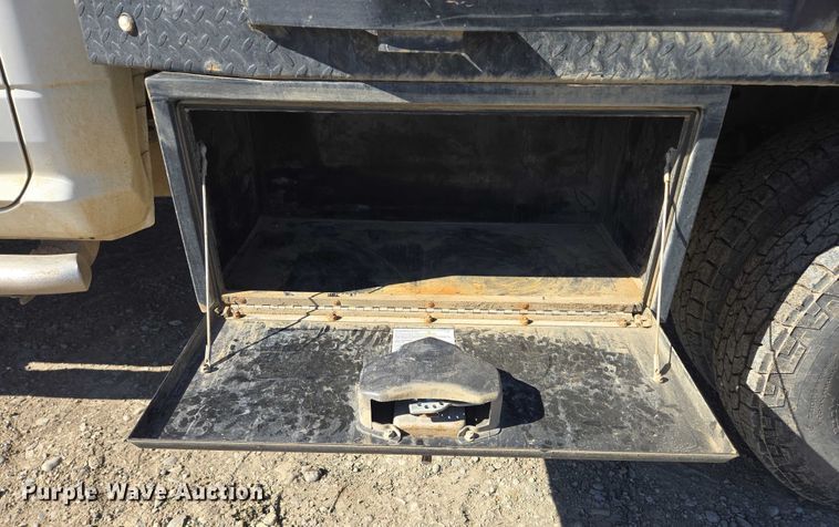 image for item DY1240 2019 RAM 3500HD Crew Cab flatbed pickup truck