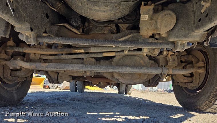 image for item DY1240 2019 RAM 3500HD Crew Cab flatbed pickup truck