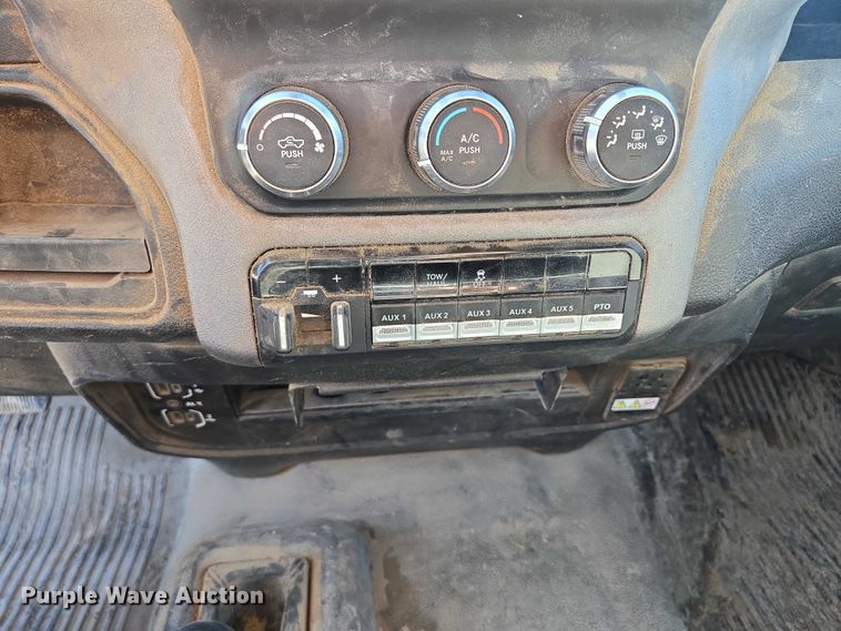 image for item DY1240 2019 RAM 3500HD Crew Cab flatbed pickup truck