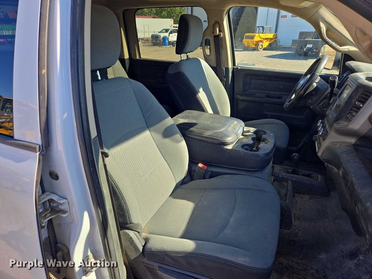 image for item DY1240 2019 RAM 3500HD Crew Cab flatbed pickup truck