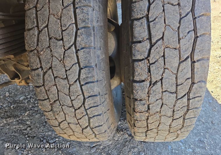 image for item DY1240 2019 RAM 3500HD Crew Cab flatbed pickup truck