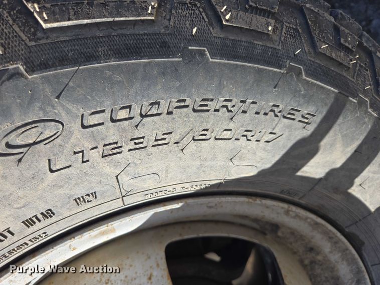 image for item DY1240 2019 RAM 3500HD Crew Cab flatbed pickup truck