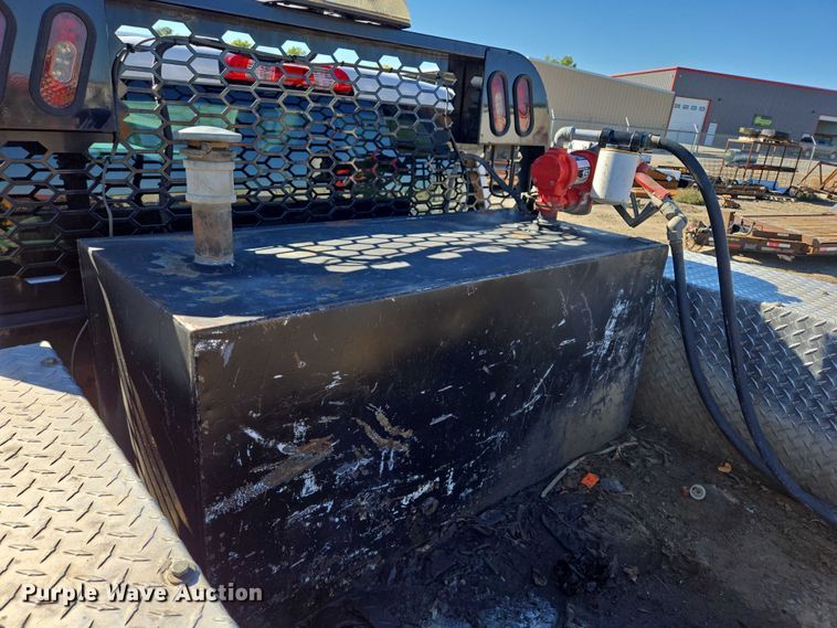 image for item DY1241 2019 Chevrolet Silverado 3500HD Crew Cab flatbed pickup truck