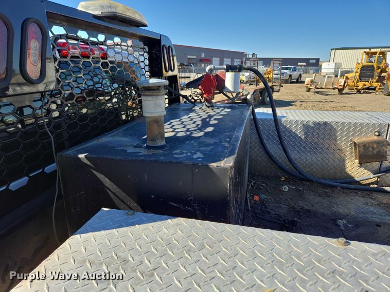 image for item DY1241 2019 Chevrolet Silverado 3500HD Crew Cab flatbed pickup truck