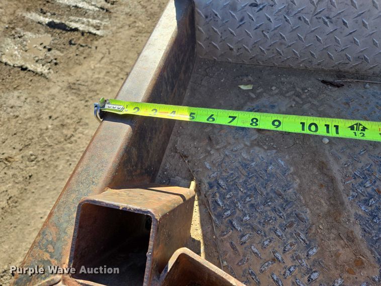 image for item DY1241 2019 Chevrolet Silverado 3500HD Crew Cab flatbed pickup truck