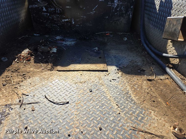 image for item DY1241 2019 Chevrolet Silverado 3500HD Crew Cab flatbed pickup truck