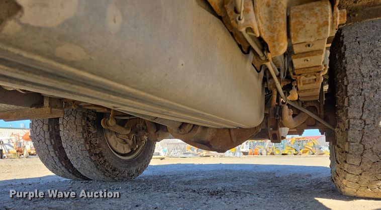 image for item DY1241 2019 Chevrolet Silverado 3500HD Crew Cab flatbed pickup truck