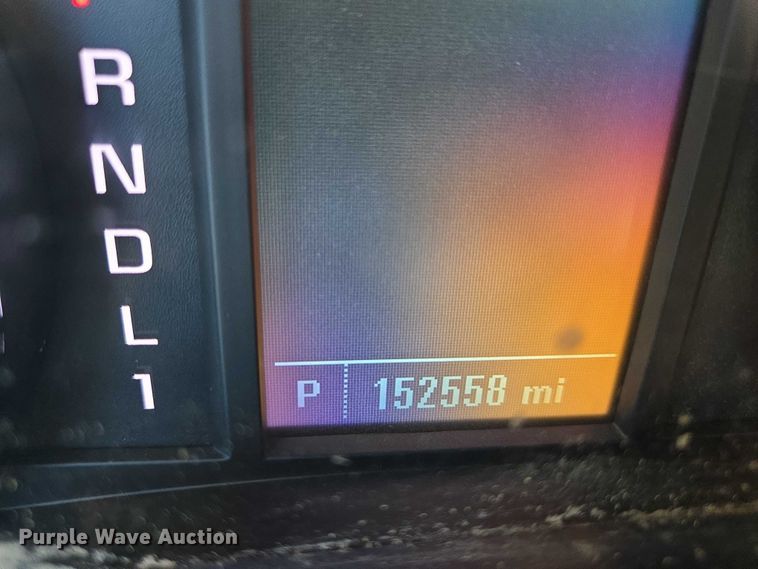 image for item DY1241 2019 Chevrolet Silverado 3500HD Crew Cab flatbed pickup truck