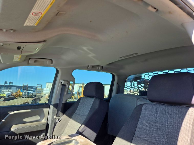 image for item DY1241 2019 Chevrolet Silverado 3500HD Crew Cab flatbed pickup truck