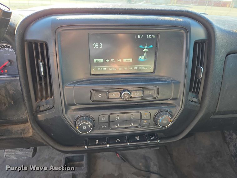 image for item DY1241 2019 Chevrolet Silverado 3500HD Crew Cab flatbed pickup truck