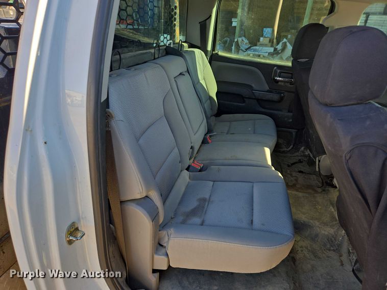 image for item DY1241 2019 Chevrolet Silverado 3500HD Crew Cab flatbed pickup truck