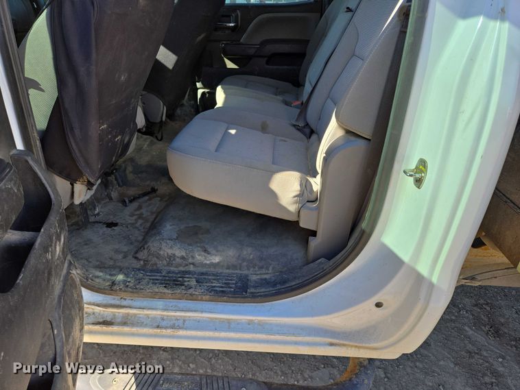 image for item DY1241 2019 Chevrolet Silverado 3500HD Crew Cab flatbed pickup truck