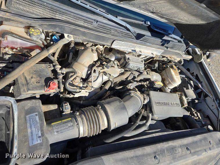 image for item DY1241 2019 Chevrolet Silverado 3500HD Crew Cab flatbed pickup truck