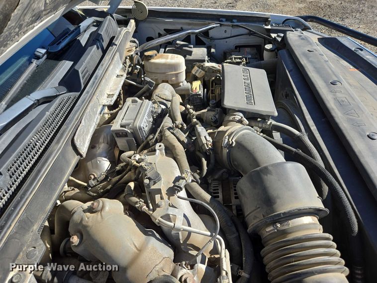 image for item DY1241 2019 Chevrolet Silverado 3500HD Crew Cab flatbed pickup truck