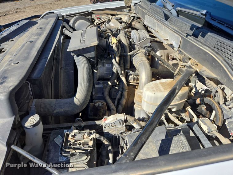 image for item DY1241 2019 Chevrolet Silverado 3500HD Crew Cab flatbed pickup truck