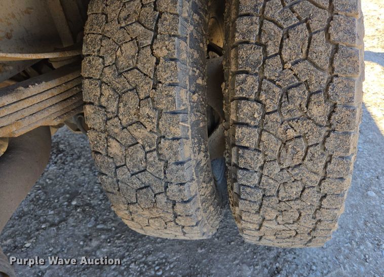 image for item DY1241 2019 Chevrolet Silverado 3500HD Crew Cab flatbed pickup truck