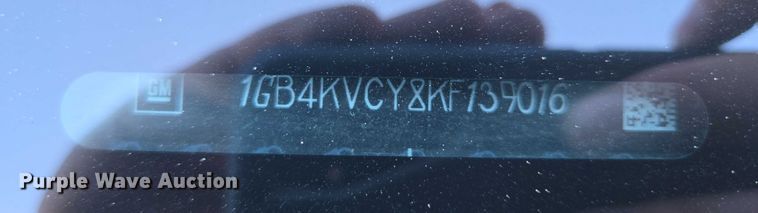 image for item DY1241 2019 Chevrolet Silverado 3500HD Crew Cab flatbed pickup truck