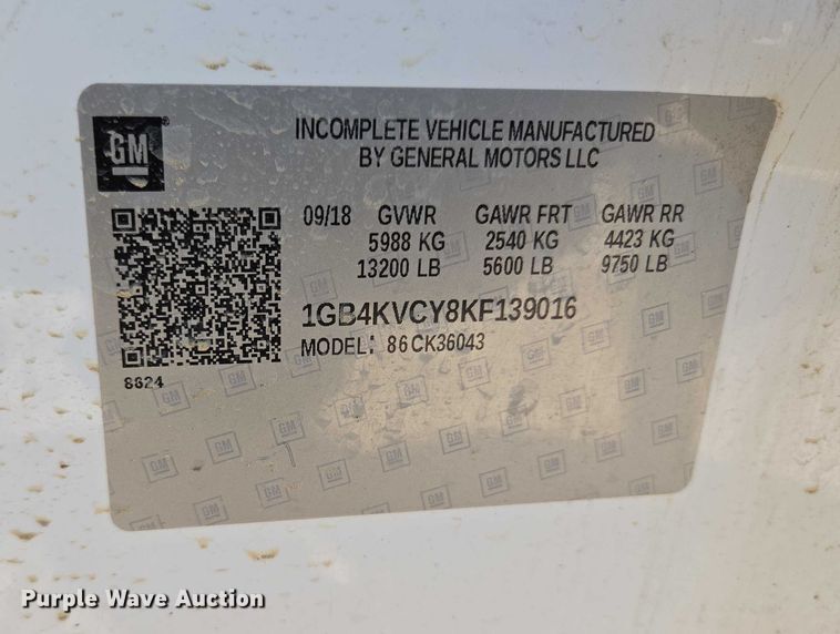 image for item DY1241 2019 Chevrolet Silverado 3500HD Crew Cab flatbed pickup truck