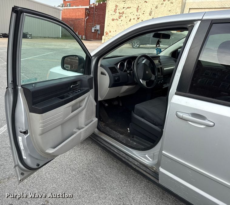 image for item DY8182 2009 Dodge Grand Caravan van