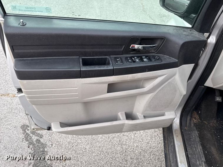image for item DY8182 2009 Dodge Grand Caravan van