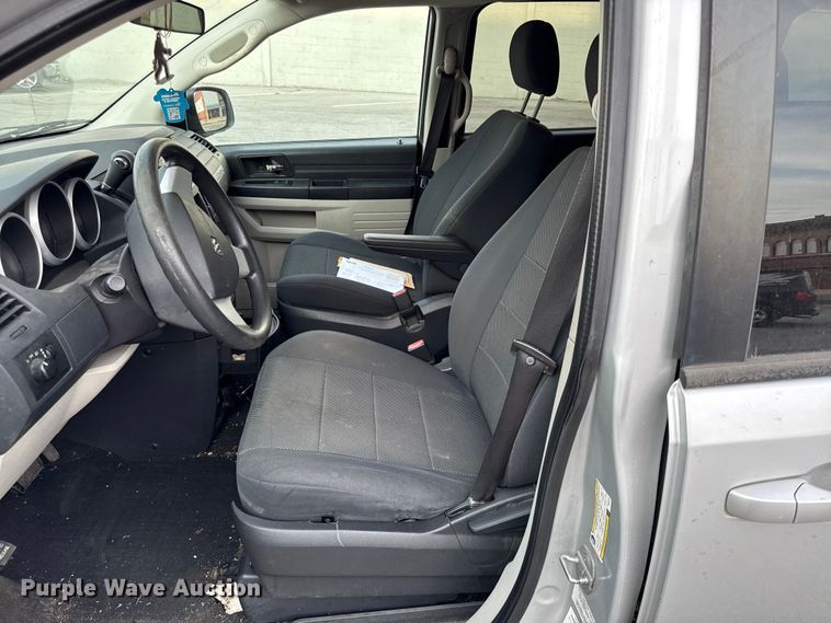 image for item DY8182 2009 Dodge Grand Caravan van