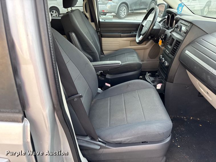 image for item DY8182 2009 Dodge Grand Caravan van