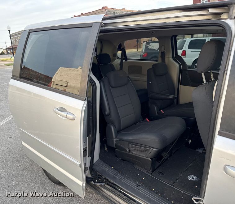 image for item DY8182 2009 Dodge Grand Caravan van