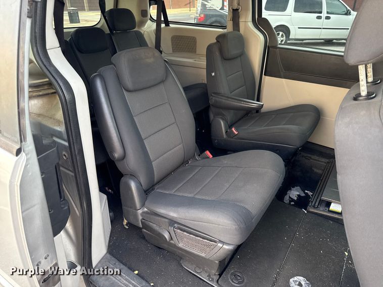 image for item DY8182 2009 Dodge Grand Caravan van
