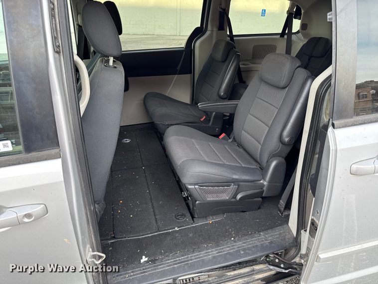 image for item DY8182 2009 Dodge Grand Caravan van