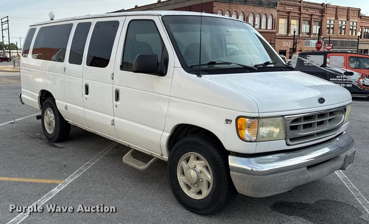 image for item DY8183 2002 Ford E350 handicap accessible van