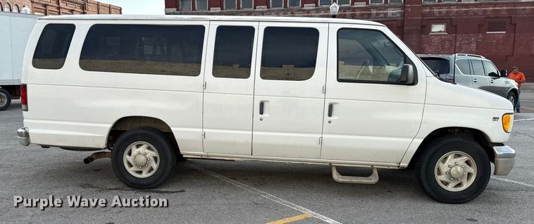 image for item DY8183 2002 Ford E350 handicap accessible van