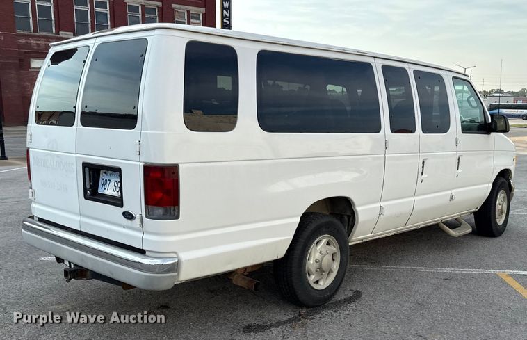 image for item DY8183 2002 Ford E350 handicap accessible van