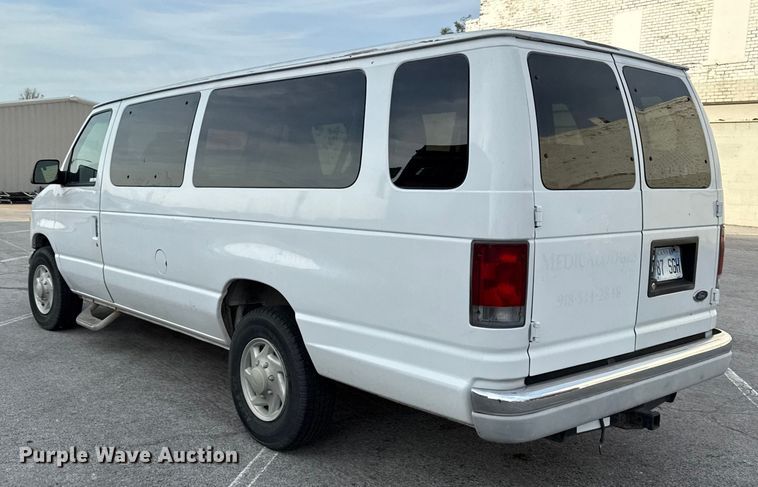 image for item DY8183 2002 Ford E350 handicap accessible van