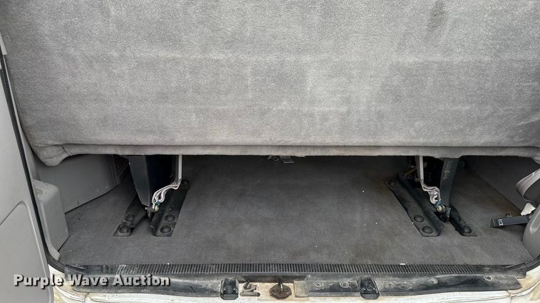 image for item DY8183 2002 Ford E350 handicap accessible van