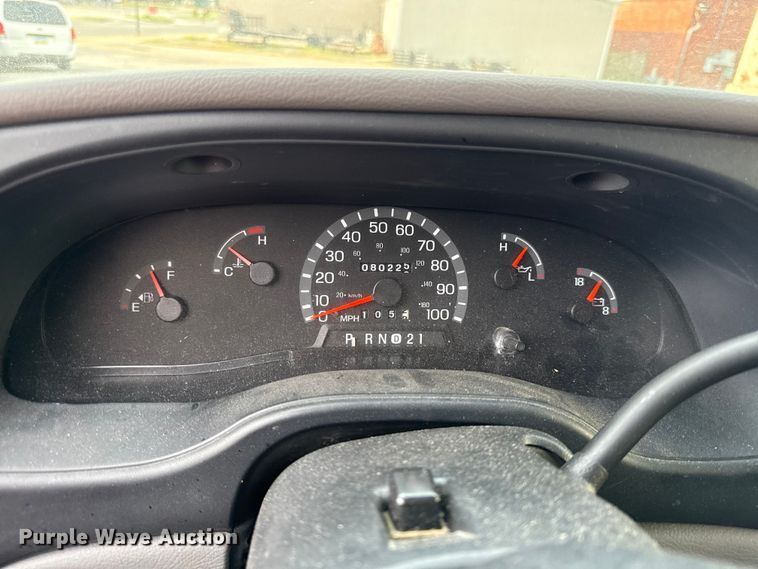 image for item DY8183 2002 Ford E350 handicap accessible van