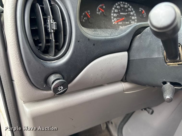 image for item DY8183 2002 Ford E350 handicap accessible van