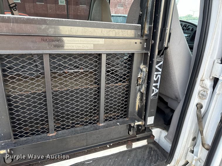 image for item DY8183 2002 Ford E350 handicap accessible van