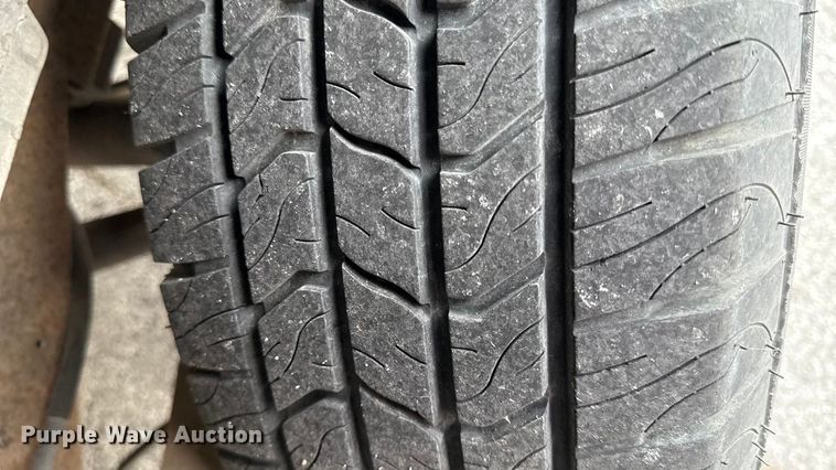 image for item DY8183 2002 Ford E350 handicap accessible van