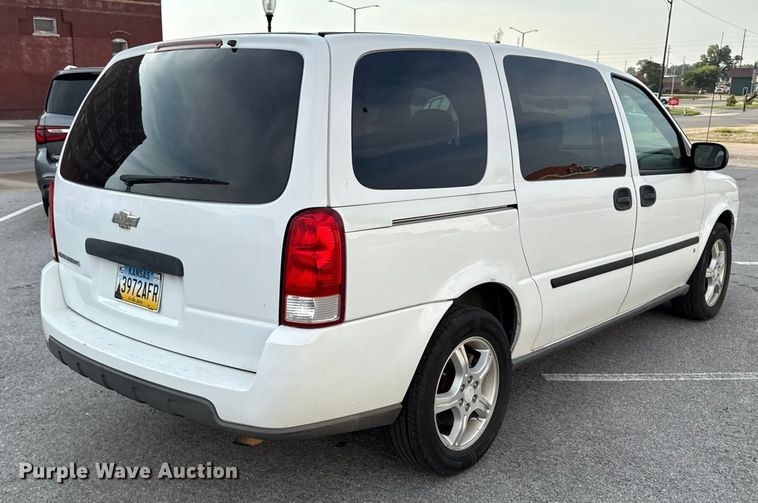 image for item DY8184 2008 Chevrolet Uplander van