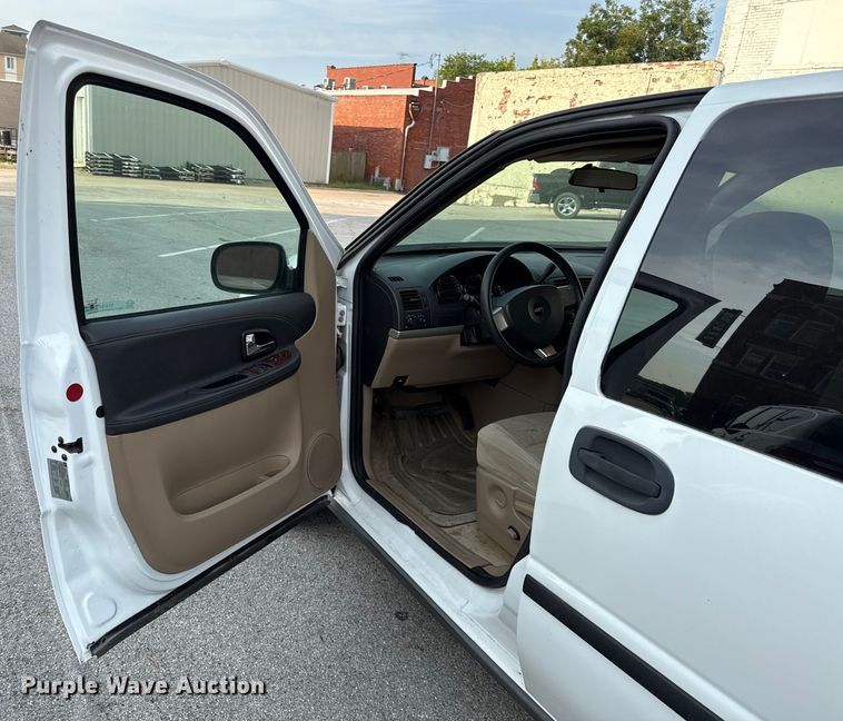 image for item DY8184 2008 Chevrolet Uplander van