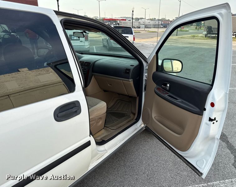 image for item DY8184 2008 Chevrolet Uplander van