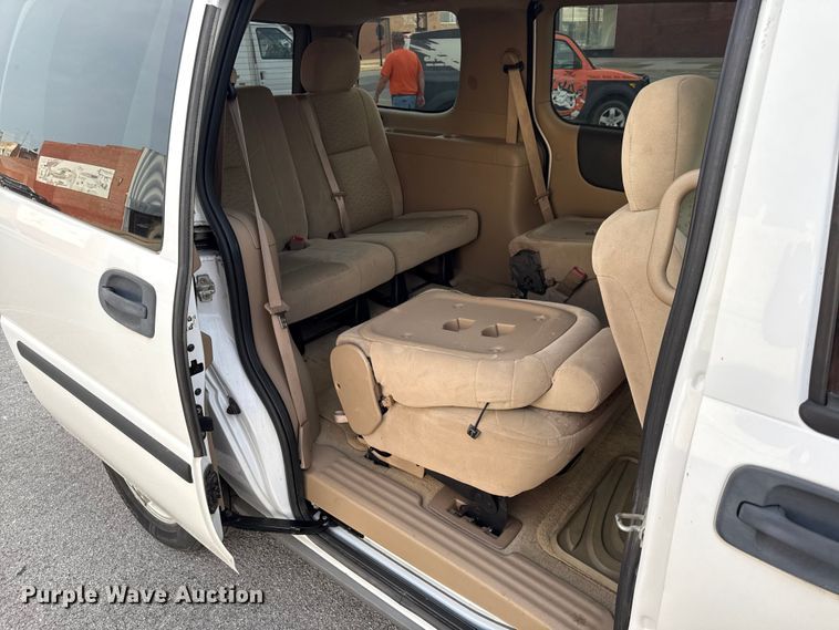 image for item DY8184 2008 Chevrolet Uplander van