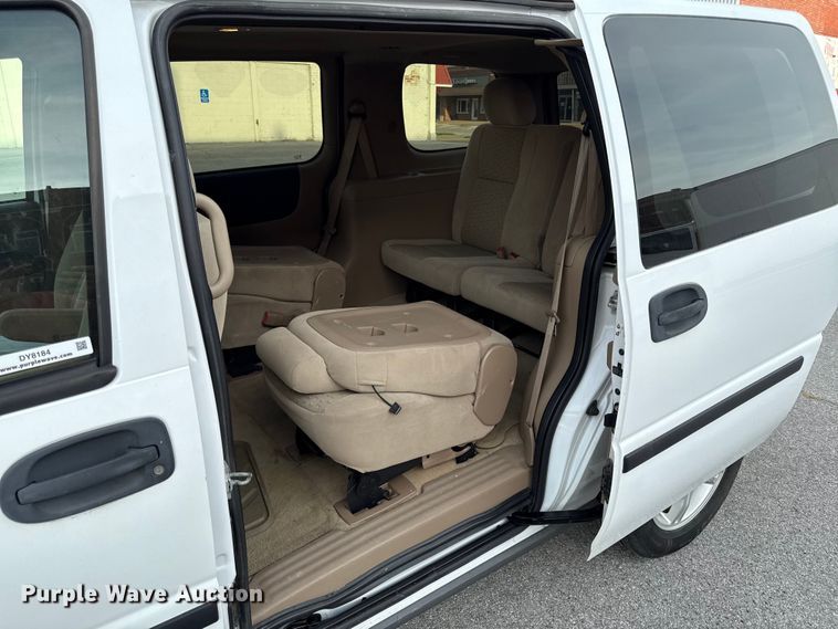 image for item DY8184 2008 Chevrolet Uplander van