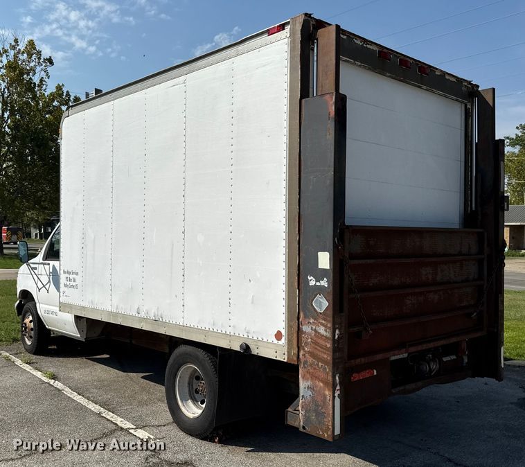 image for item DY8185 1995 Ford E350  box truck