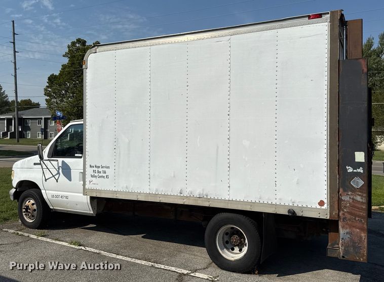 image for item DY8185 1995 Ford E350  box truck