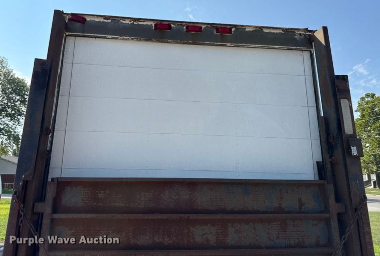 image for item DY8185 1995 Ford E350  box truck